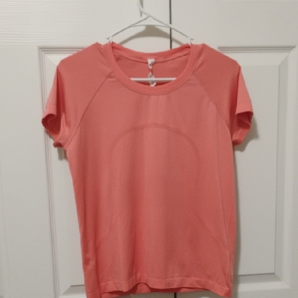 Lululemon Women's Peach Short Sleeve Top, Size 10